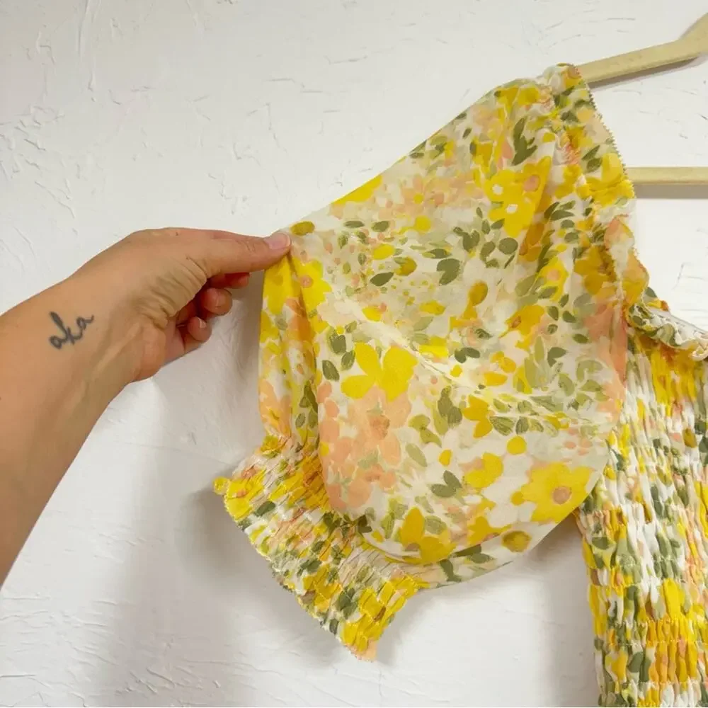 Astr Yellow Ditsy Floral Puff Sleeve Blouse Womens M Smocked Romantic Coquette